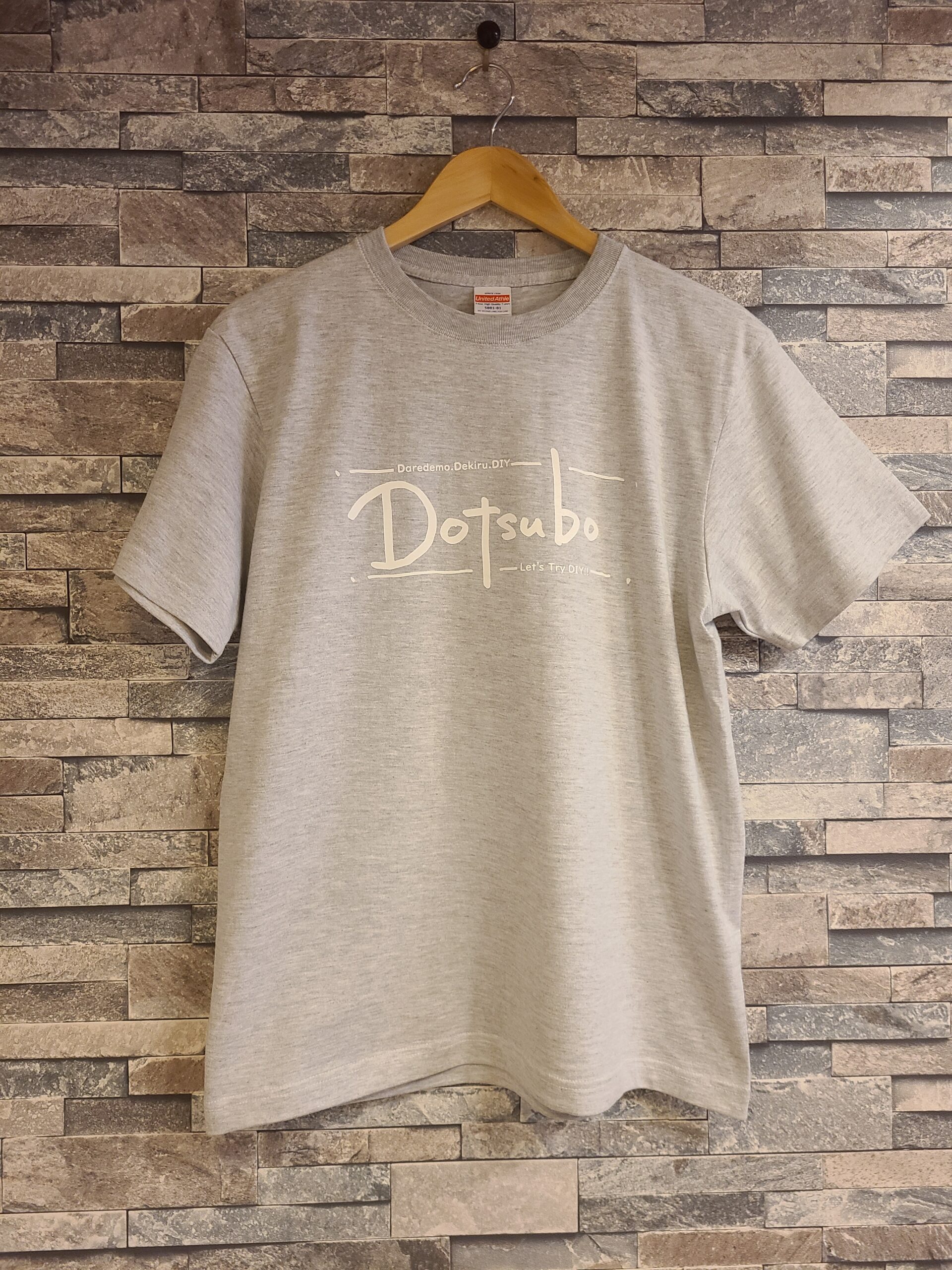 Dotsubo Tシャツ ライトグレー Dotsubo Dotsubo Tシャツ ライトグレー Dotsubo
